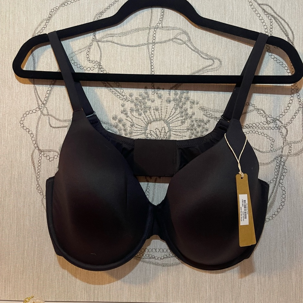 SKIMS Black Full-Coverage Bra with Adjustable Straps